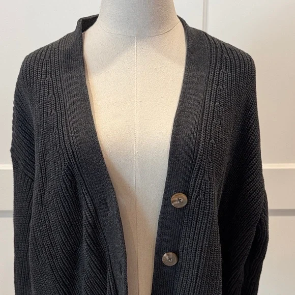 QUINCE | 100% Organic Cotton Oversized Boyfriend Cardigan | Size: Medium - Picture 2 of 11